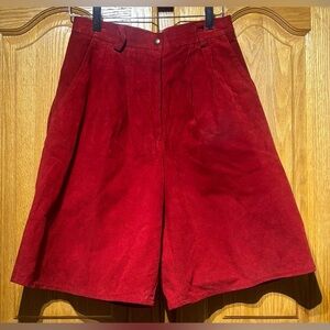 Vintage 80’s Linea Privata Red Suede Leather Pleated High Waisted Shorts 5/6
